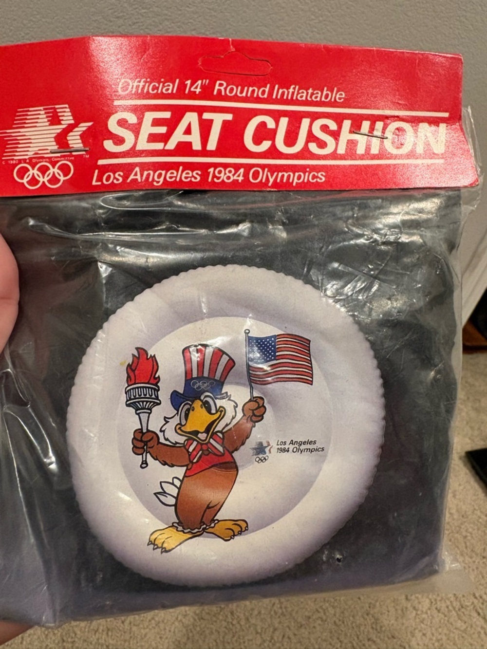 Vintage Los Angeles 1984 Olympics Stadium Cushion Inflatable USA Moochies NEW - Picture 5 of 5
